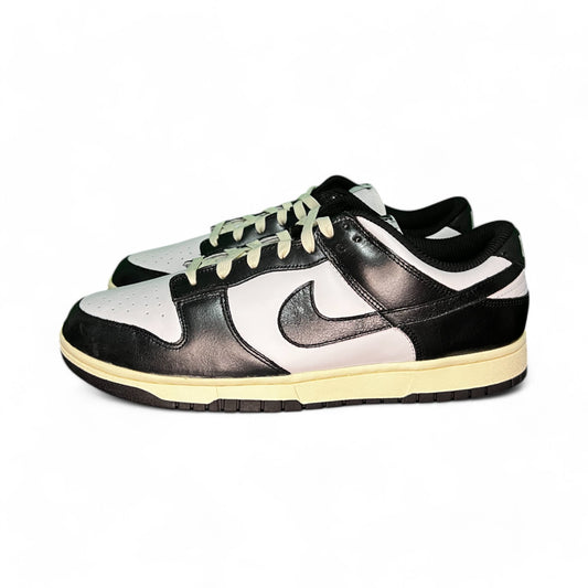 Nike Dunk Low Vintage Panda